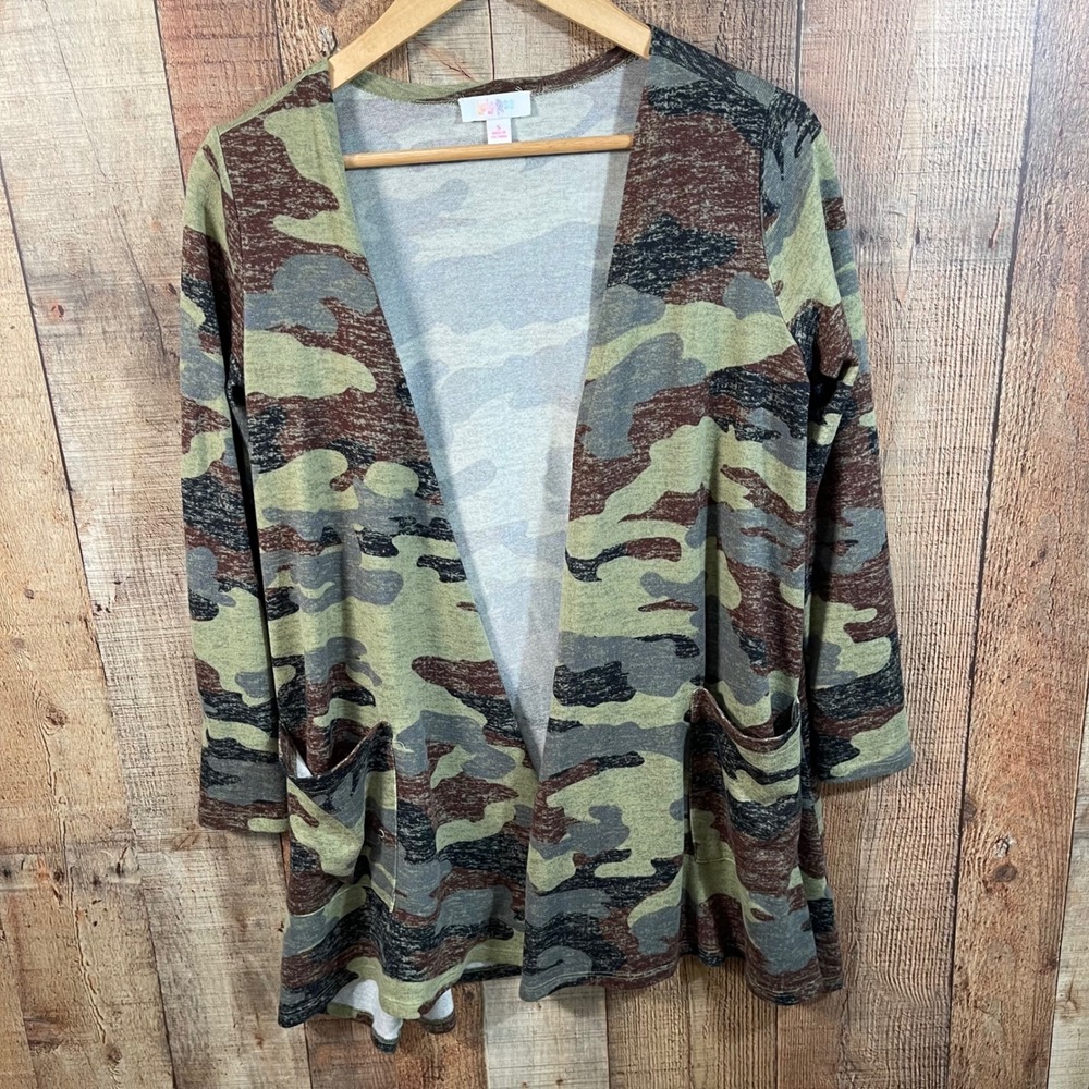LuLaRoe Green Camouflage Caroline Cardigan Open Front Pocket Knit Sweater Small